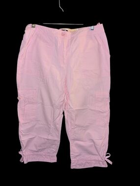 IZod Pink Cargo/Capris Pants Size 6.